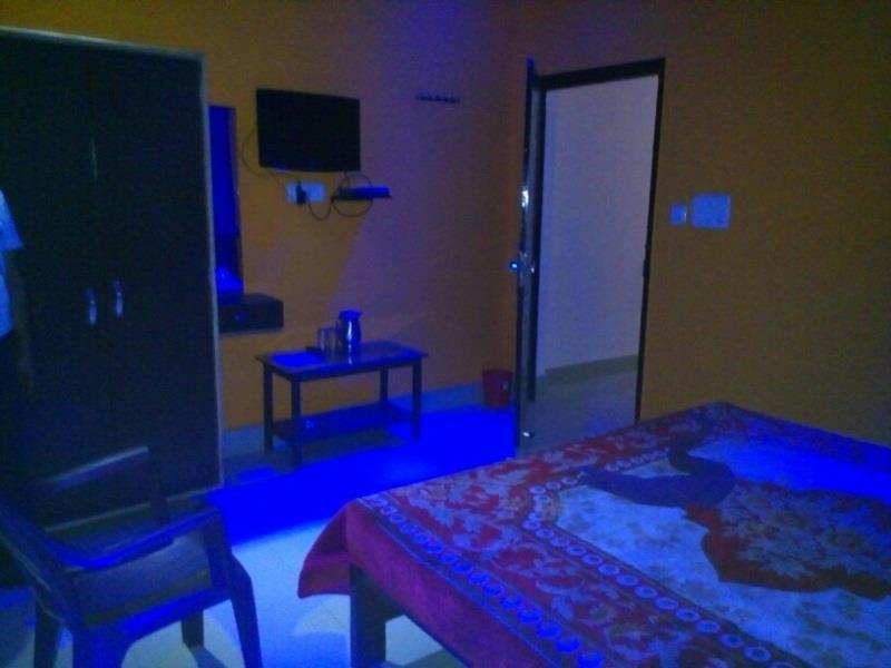 Hotel Giriraj Inn Варанаси Екстериор снимка