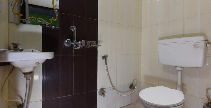 Hotel Giriraj Inn Варанаси Екстериор снимка