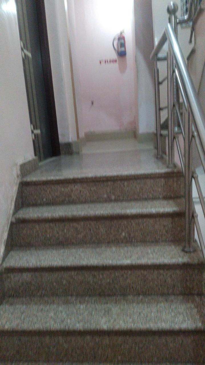 Hotel Giriraj Inn Варанаси Екстериор снимка